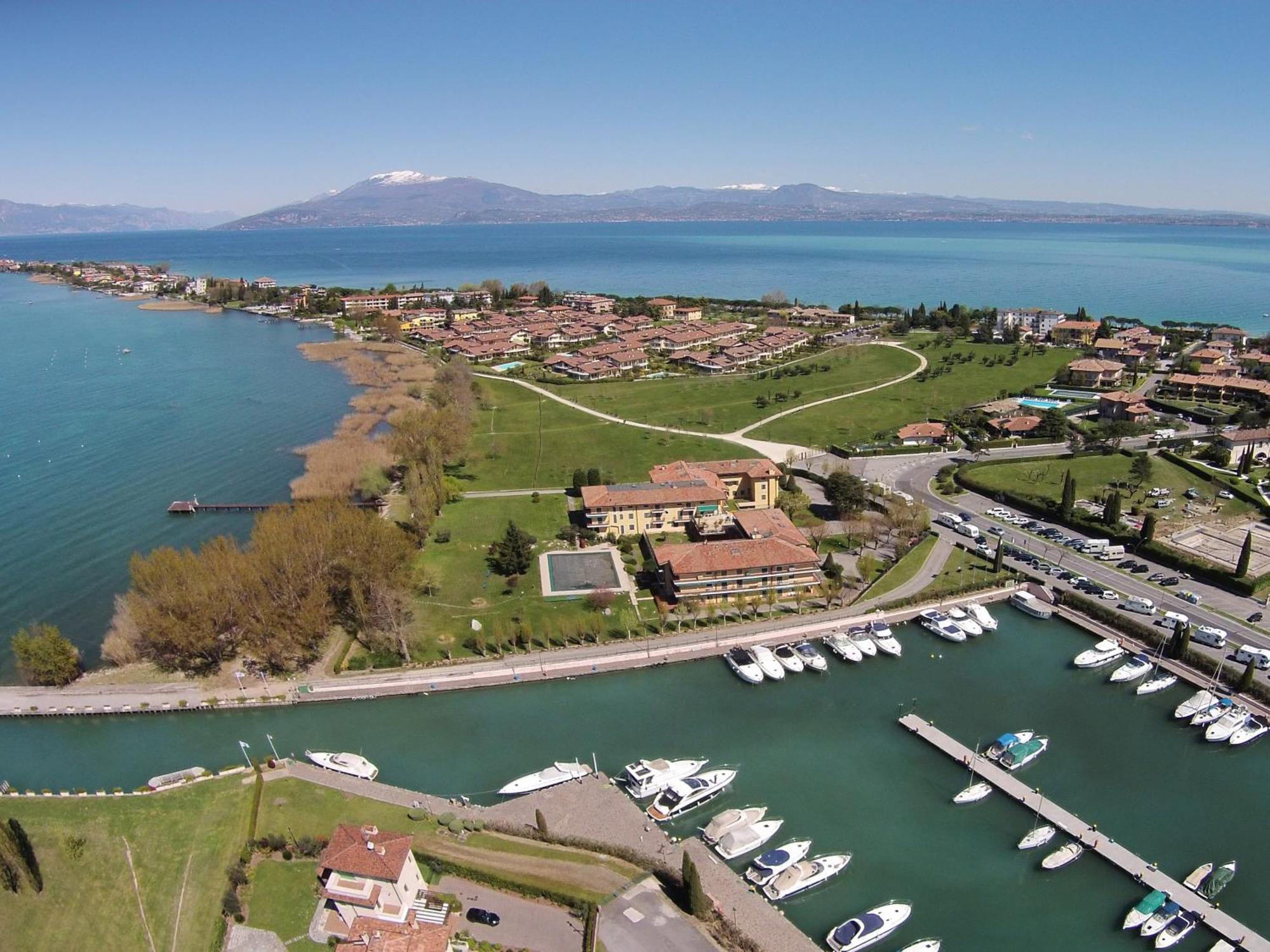 Resort Caesar C4 Sirmione - Gardagate Экстерьер фото